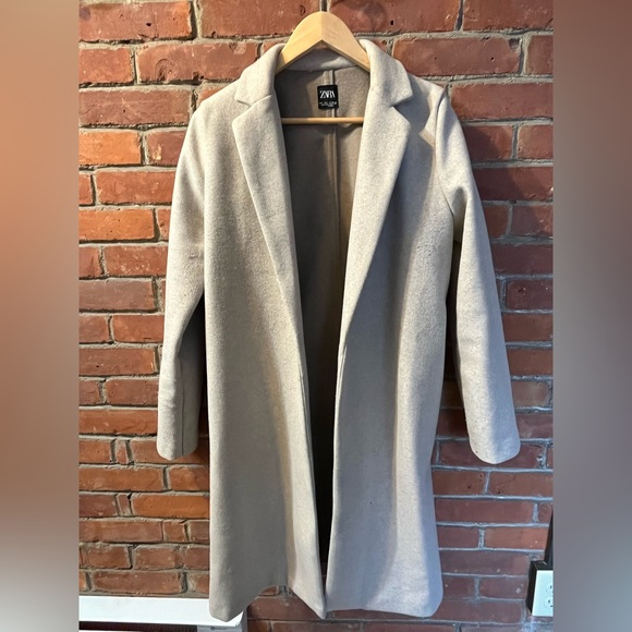Zara Coat - Picture 1 of 2